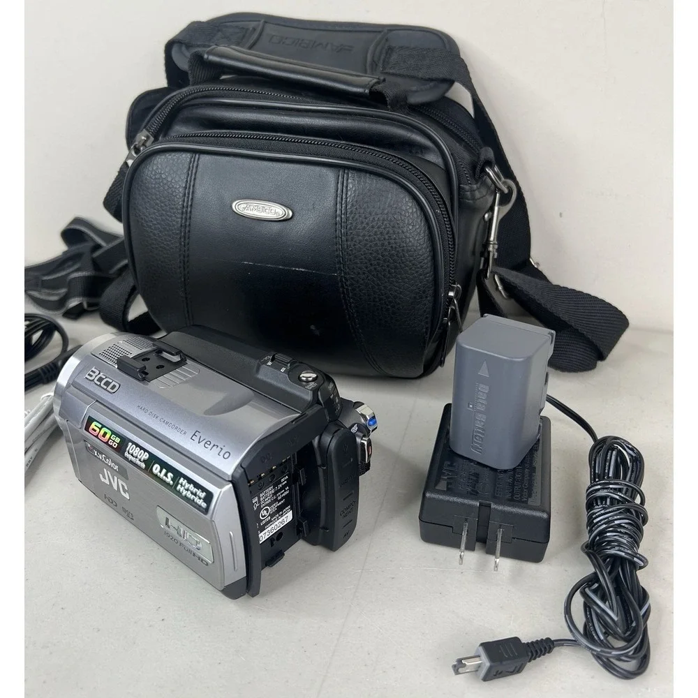 JVC Everio GZ-HD5U 3CCD HD Camcorder WORKS Battery Included